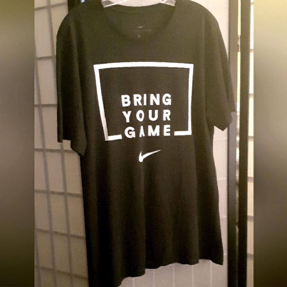 Black Nike 'Bring Your Game' Slogan T-Shirt with Short Sleeves size L